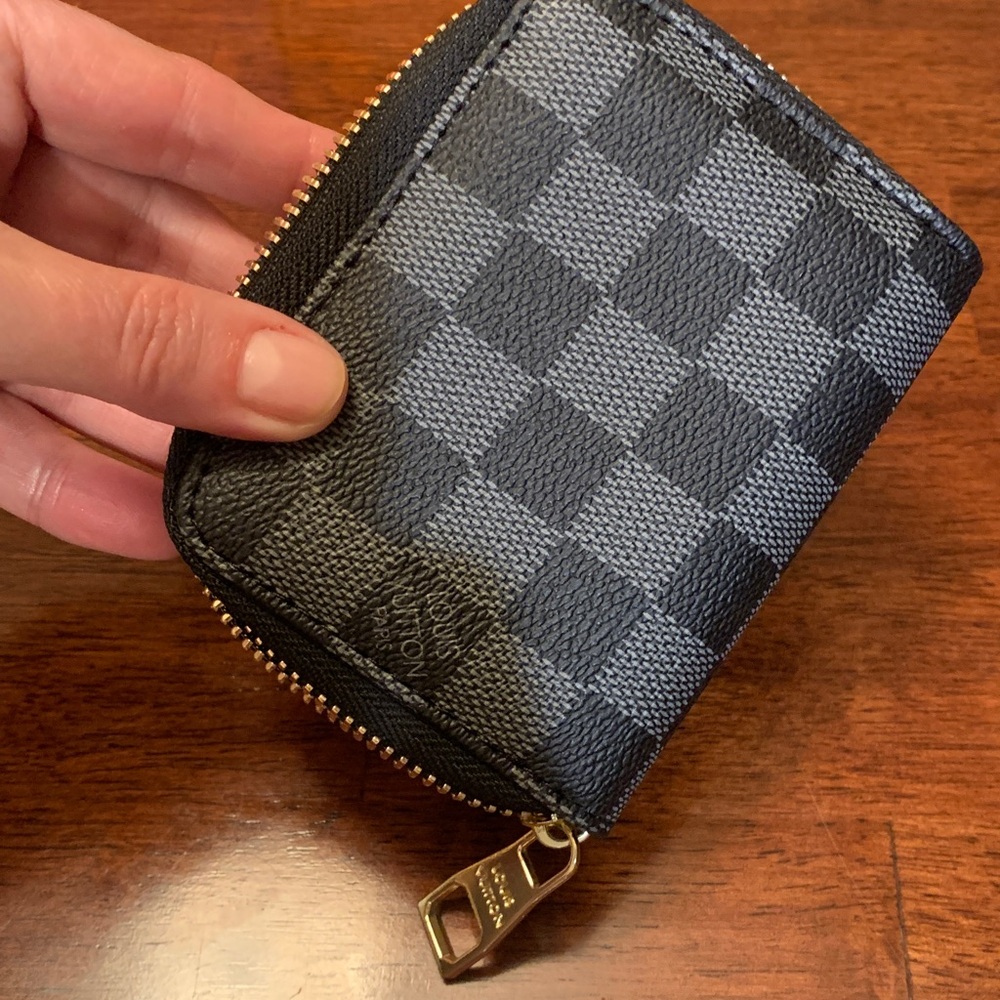 Brand new rare and collectible compacted Louis Vuitton unisex credit card holder